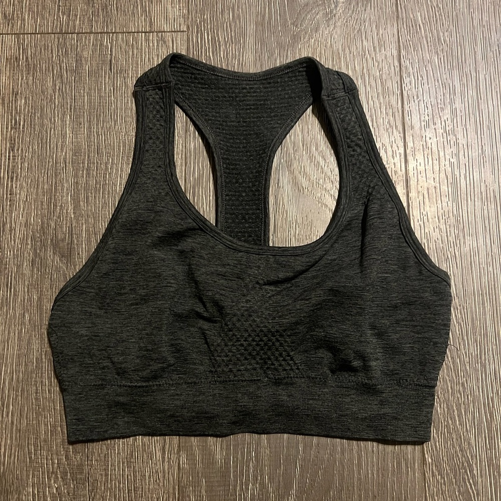 Alphalete sports bra